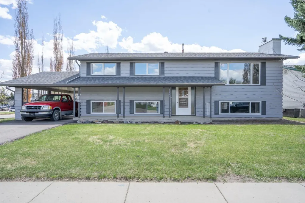 5607 48 Avenue Lacombe AB T4L 1M7