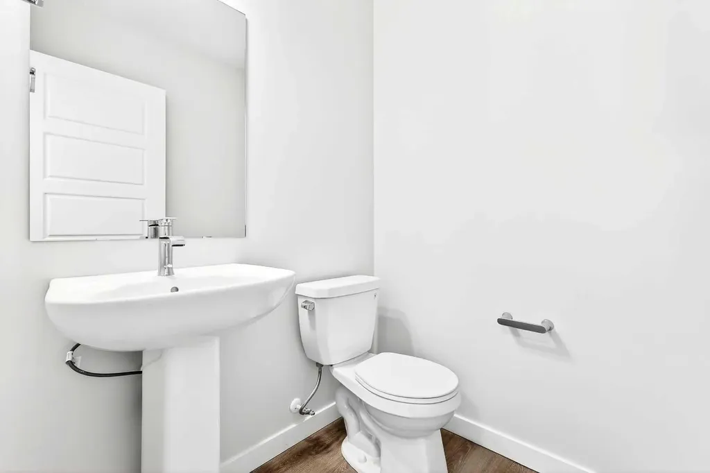 40 Creekside Way SW Calgary AB T2X 6E2