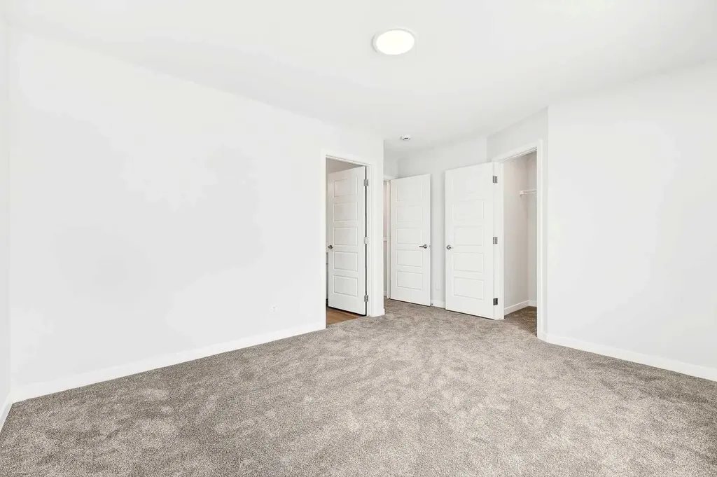 40 Creekside Way SW Calgary AB T2X 6E2