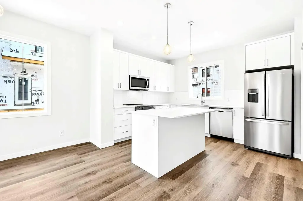 40 Creekside Way SW Calgary AB T2X 6E2