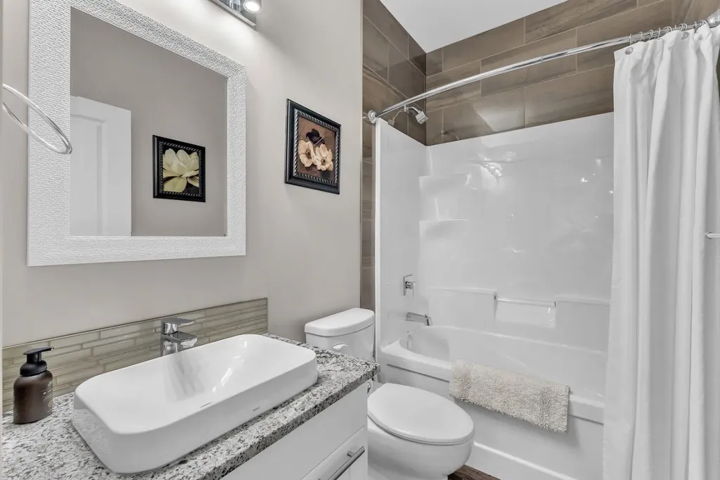 5052 Lakeshore Drive Sylvan Lake AB T4S 2L7