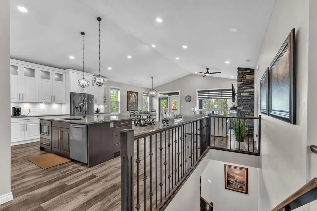 5052 Lakeshore Drive Sylvan Lake AB T4S 2L7