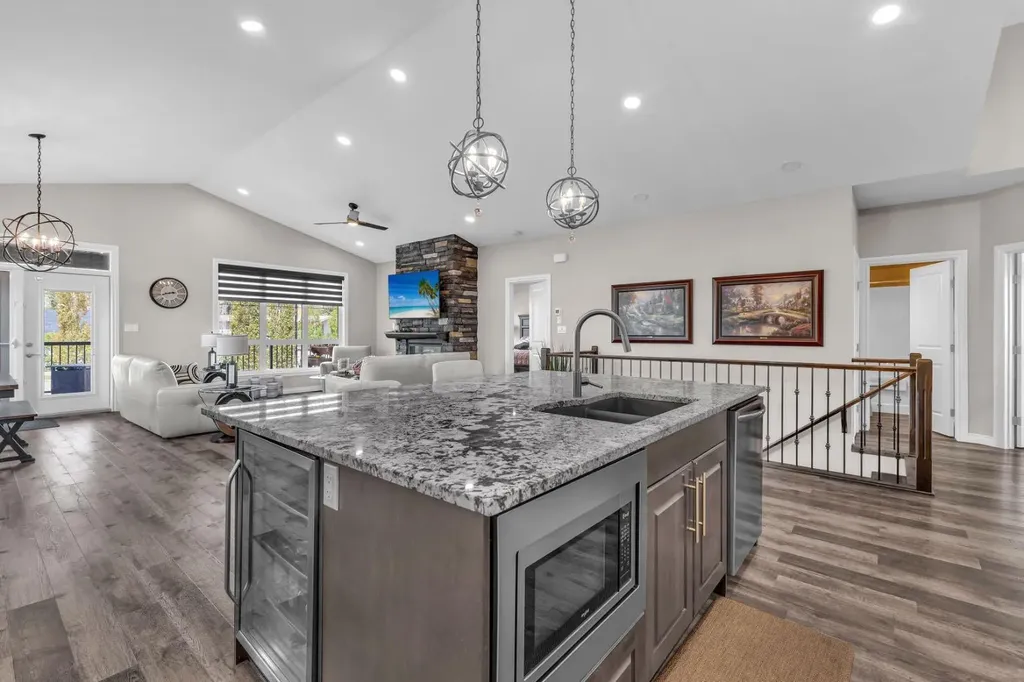 5052 Lakeshore Drive Sylvan Lake AB T4S 2L7