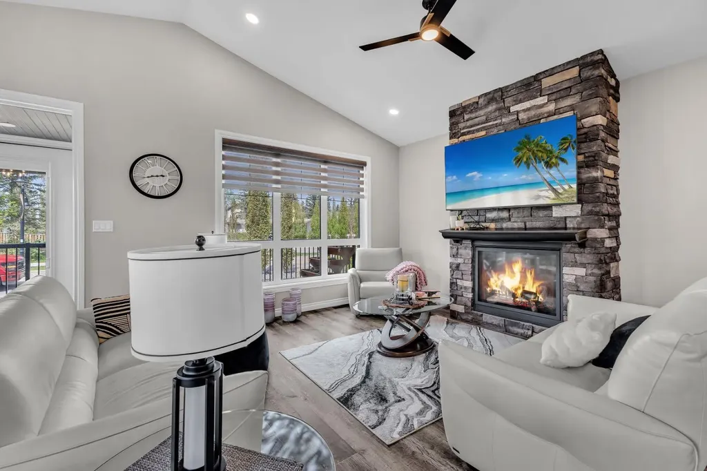 5052 Lakeshore Drive Sylvan Lake AB T4S 2L7