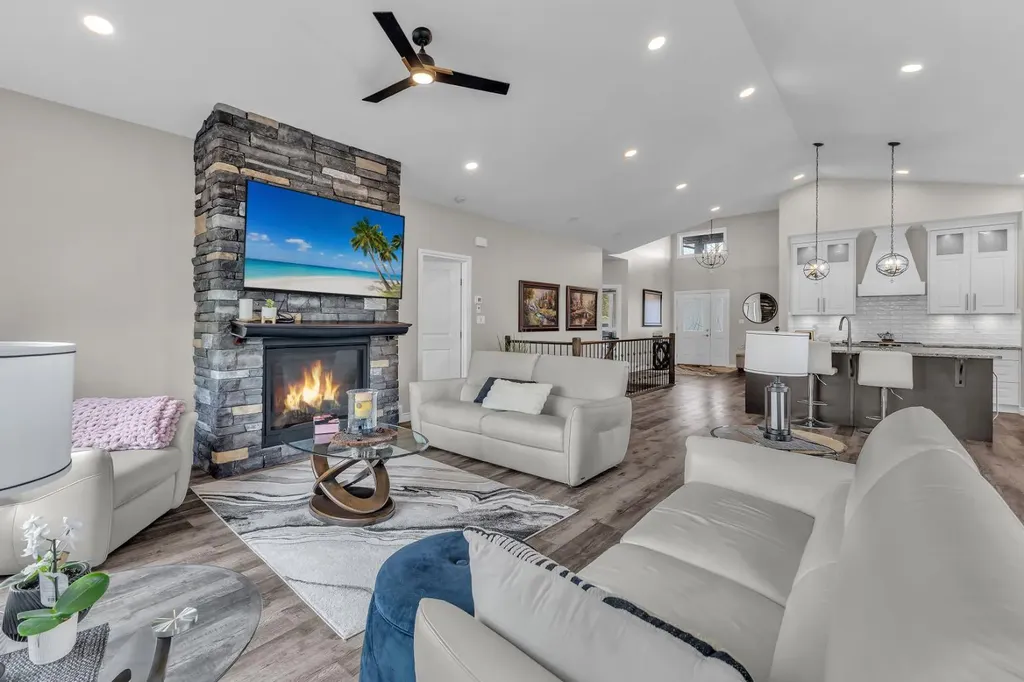 5052 Lakeshore Drive Sylvan Lake AB T4S 2L7