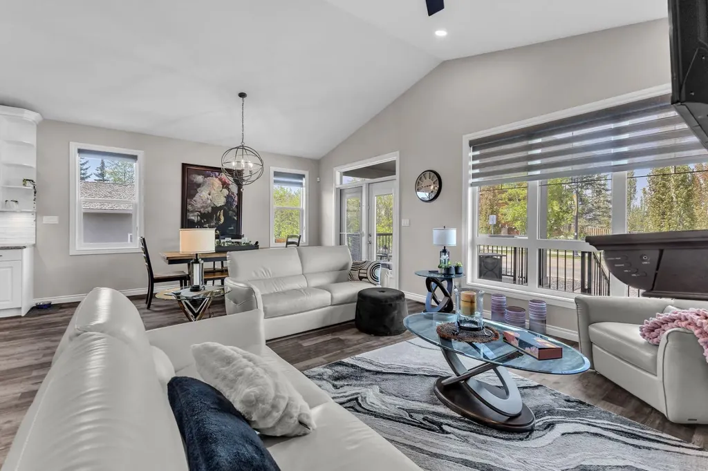 5052 Lakeshore Drive Sylvan Lake AB T4S 2L7