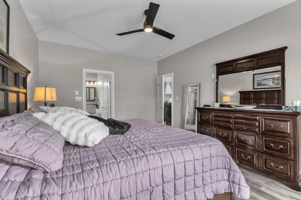 5052 Lakeshore Drive Sylvan Lake AB T4S 2L7
