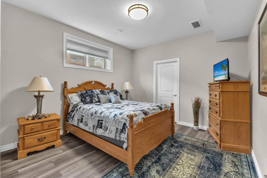 5052 Lakeshore Drive Sylvan Lake AB T4S 2L7