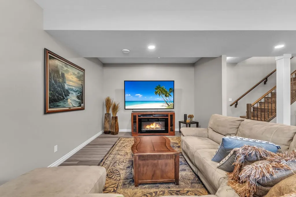 5052 Lakeshore Drive Sylvan Lake AB T4S 2L7