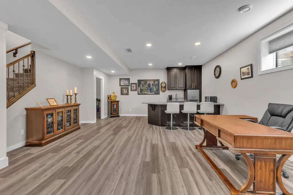 5052 Lakeshore Drive Sylvan Lake AB T4S 2L7