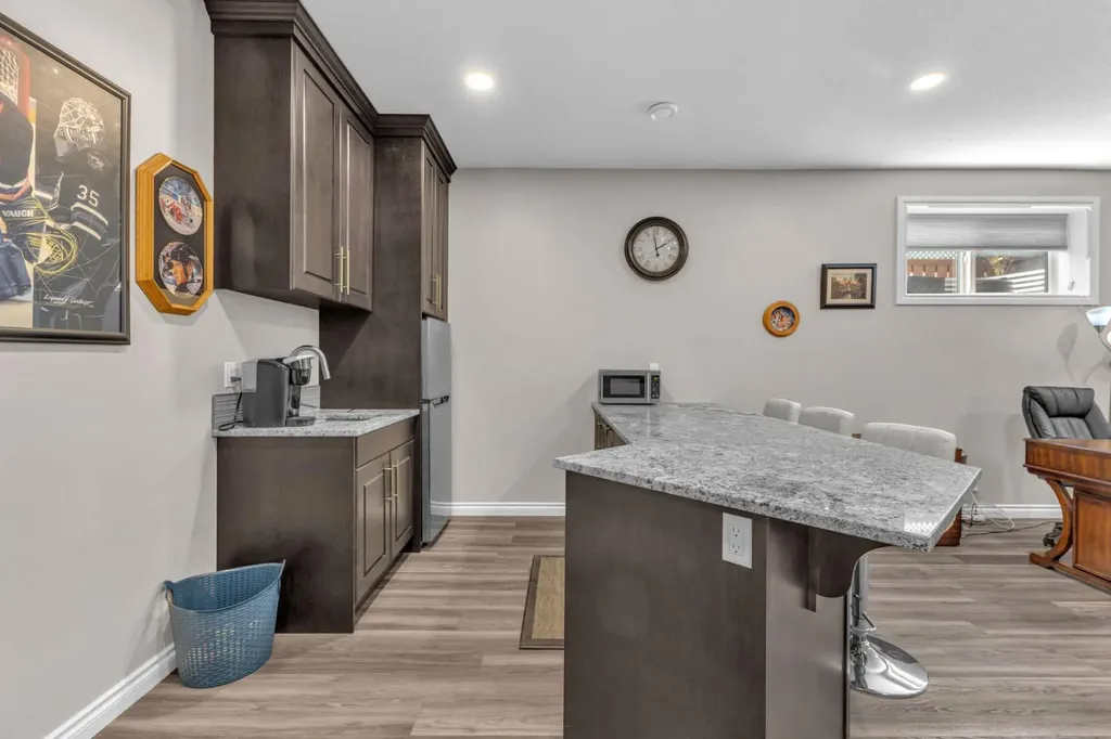 5052 Lakeshore Drive Sylvan Lake AB T4S 2L7
