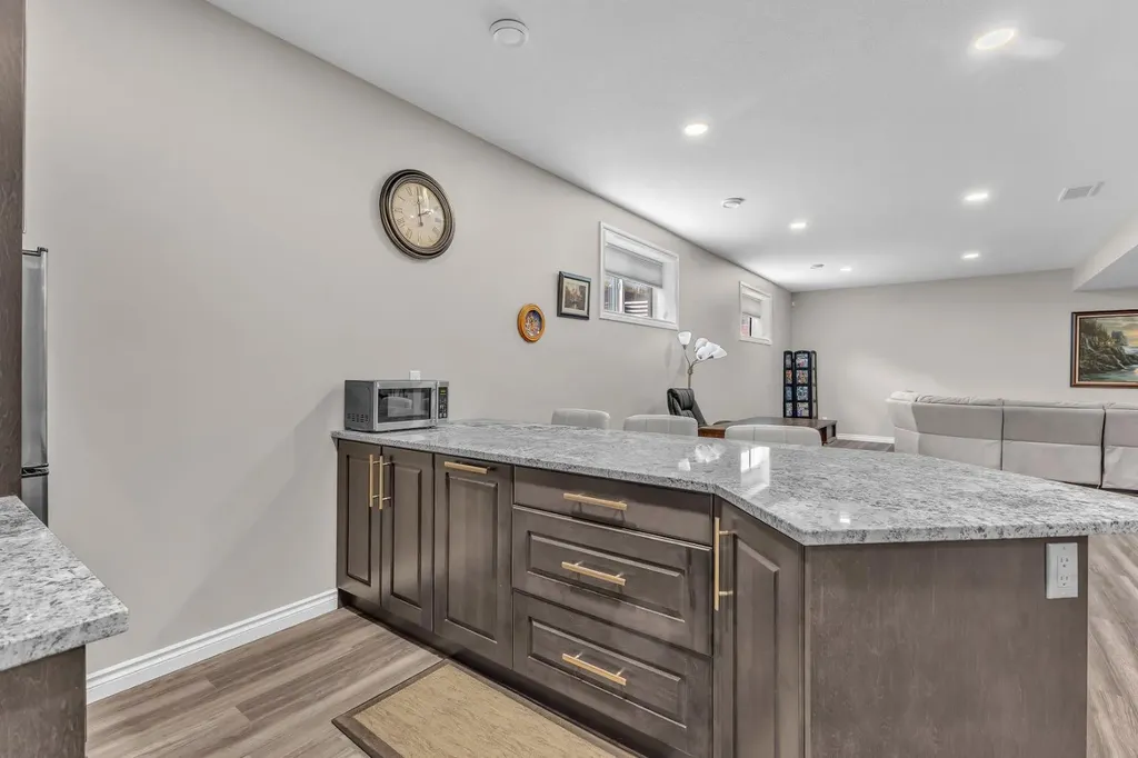 5052 Lakeshore Drive Sylvan Lake AB T4S 2L7