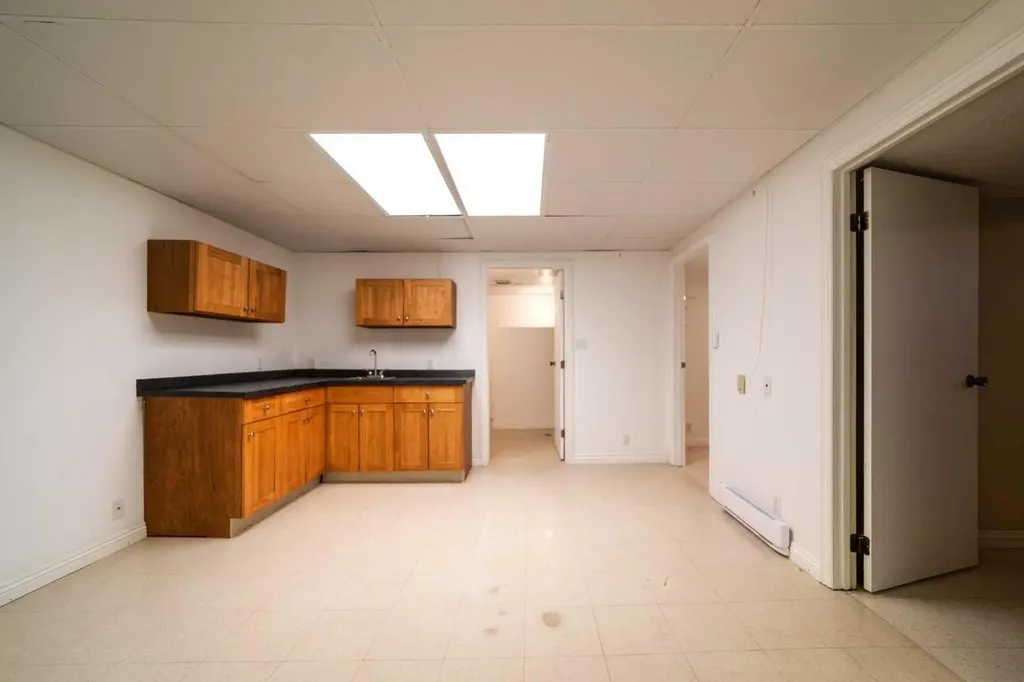 46139 Range Road 205 Rural Camrose County AB T4V 5E3