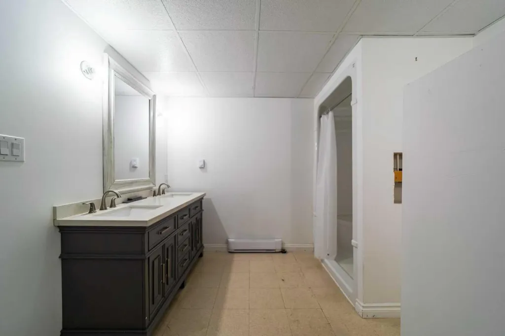 46139 Range Road 205 Rural Camrose County AB T4V 5E3