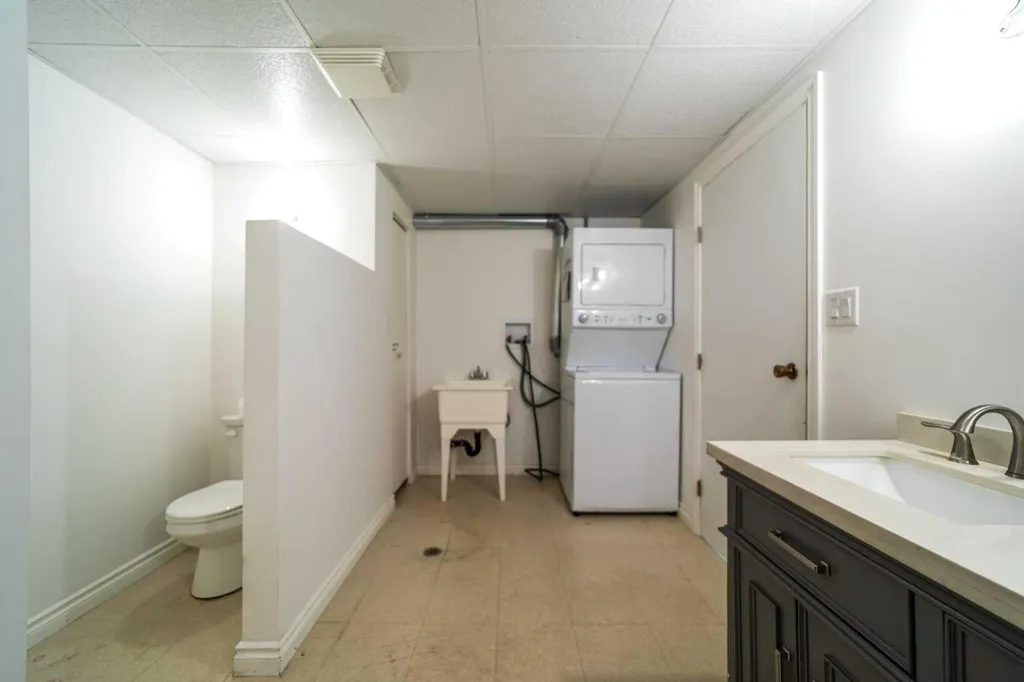 46139 Range Road 205 Rural Camrose County AB T4V 5E3