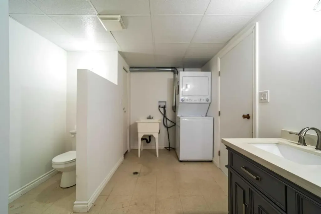 46139 Range Road 205 Rural Camrose County AB T4V 5E3