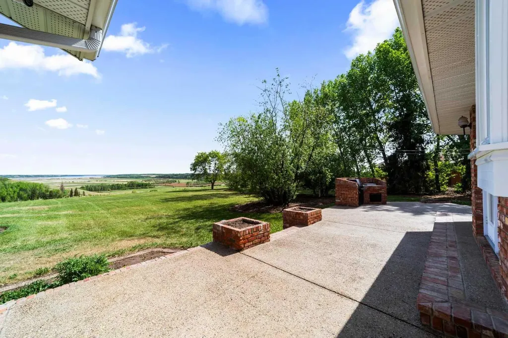 46139 Range Road 205 Rural Camrose County AB T4V 5E3