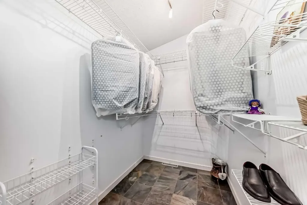 10412 Willowcrest Road SE Calgary AB T2J 1P1