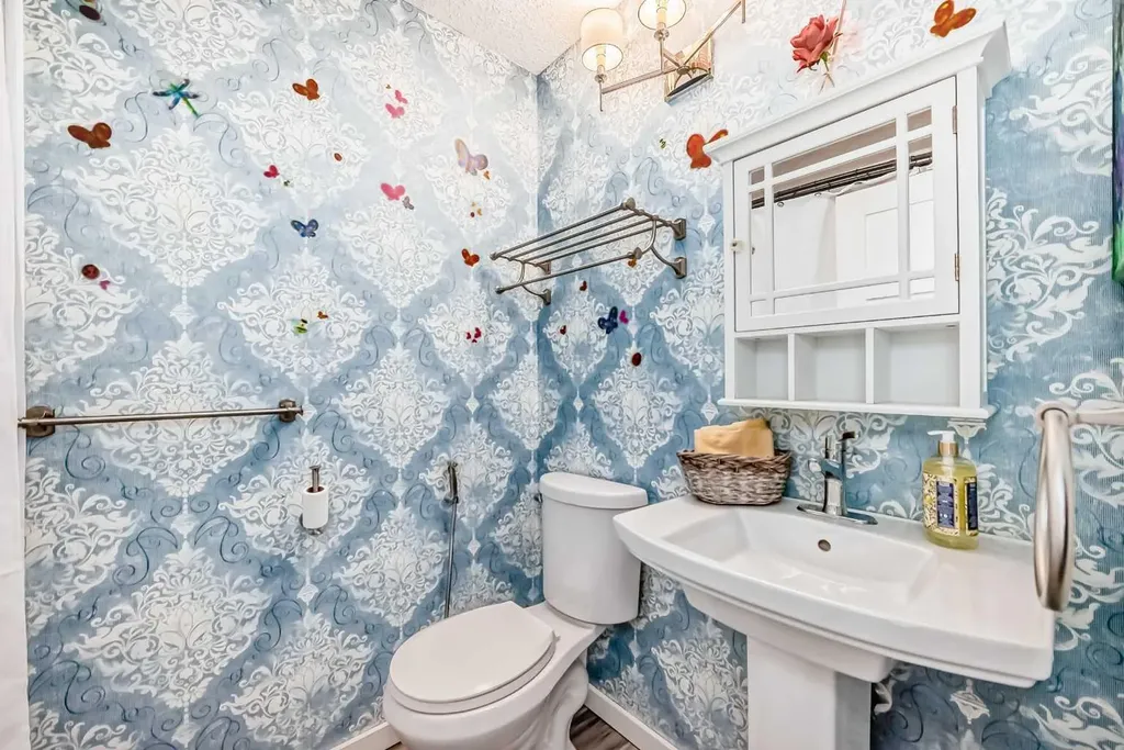 10412 Willowcrest Road SE Calgary AB T2J 1P1