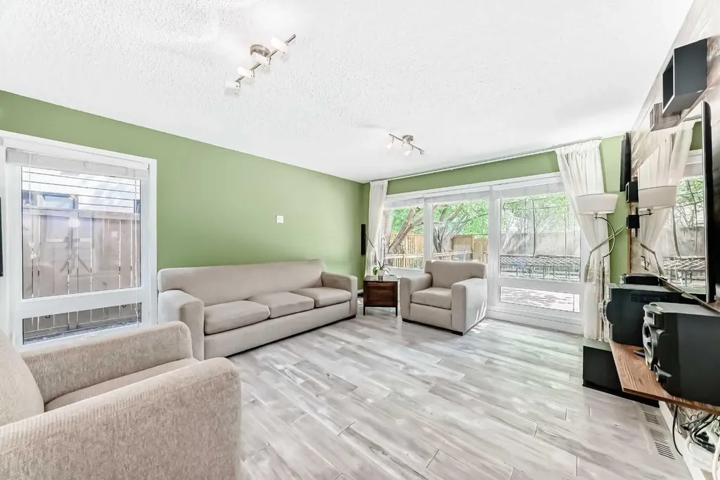 10412 Willowcrest Road SE Calgary AB T2J 1P1