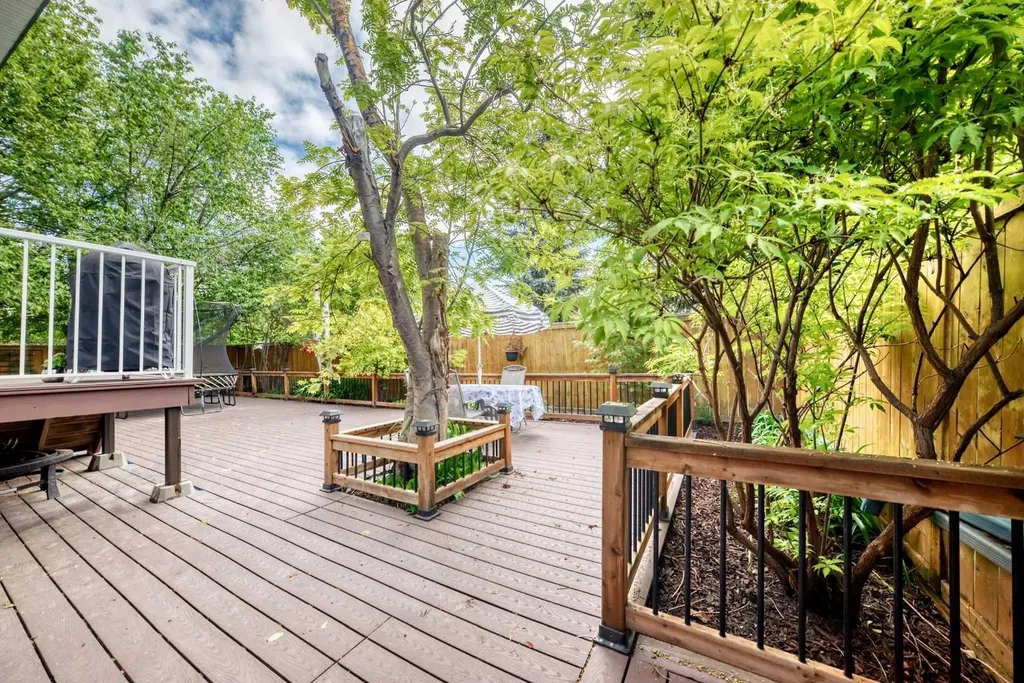 10412 Willowcrest Road SE Calgary AB T2J 1P1