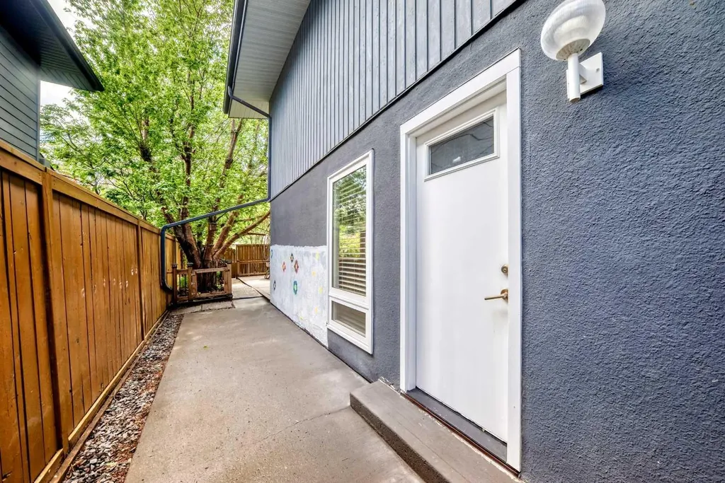 10412 Willowcrest Road SE Calgary AB T2J 1P1