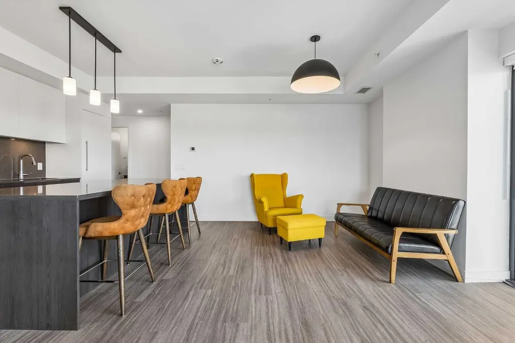 730 2 Avenue SW Calgary AB T2P 1R8