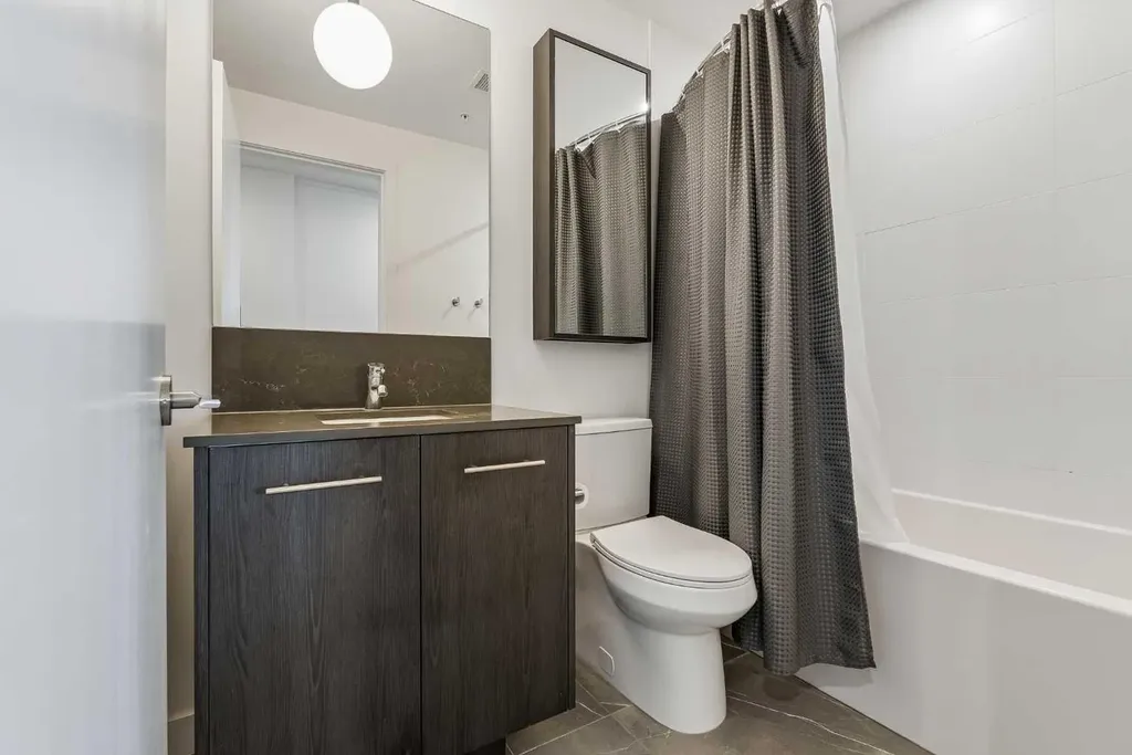 730 2 Avenue SW Calgary AB T2P 1R8