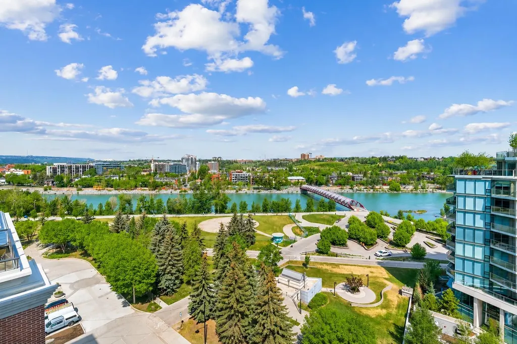 730 2 Avenue SW Calgary AB T2P 1R8