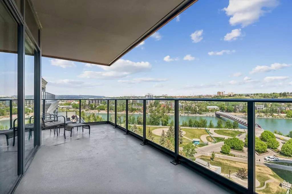 730 2 Avenue SW Calgary AB T2P 1R8