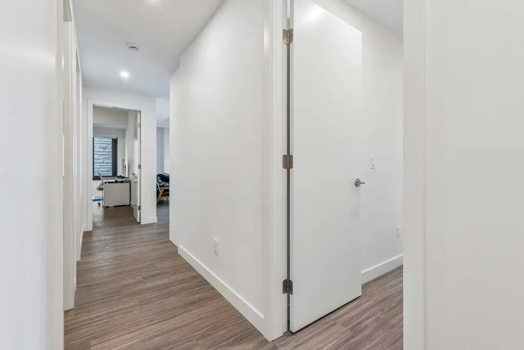 730 2 Avenue SW Calgary AB T2P 1R8