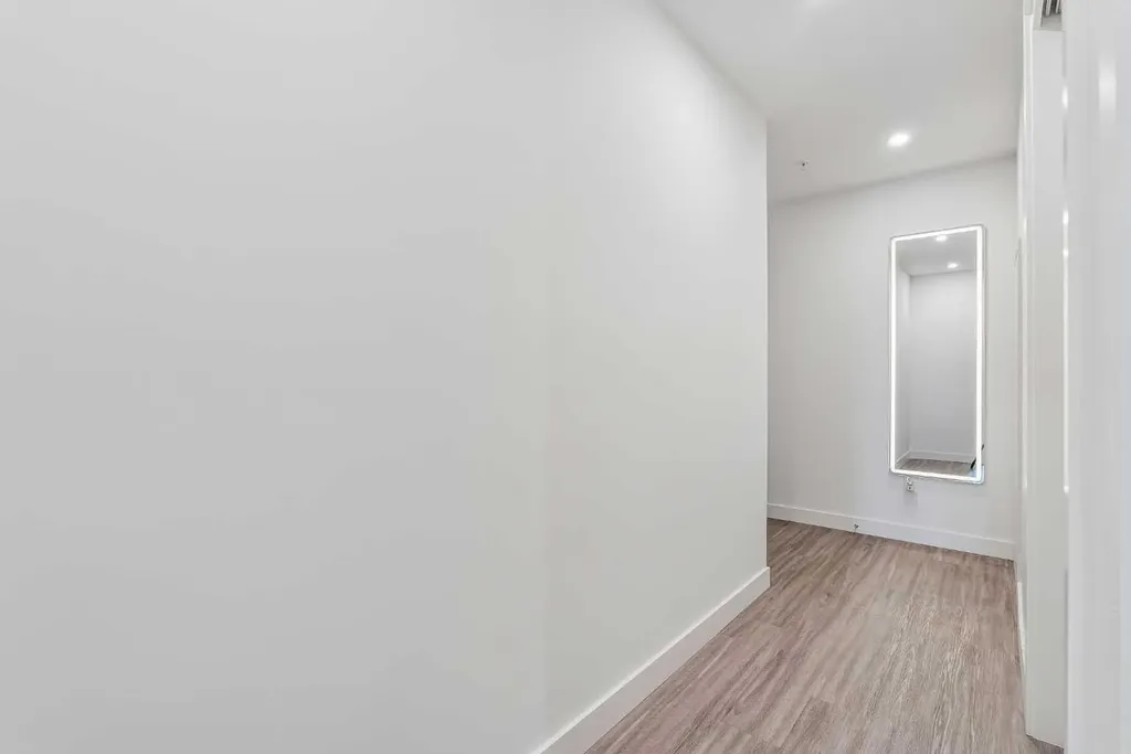 730 2 Avenue SW Calgary AB T2P 1R8