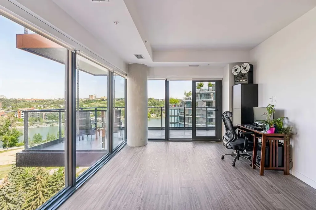 730 2 Avenue SW Calgary AB T2P 1R8