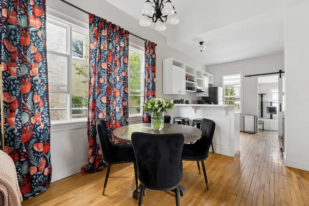 128 18 Avenue NE Calgary AB T2E 1M9