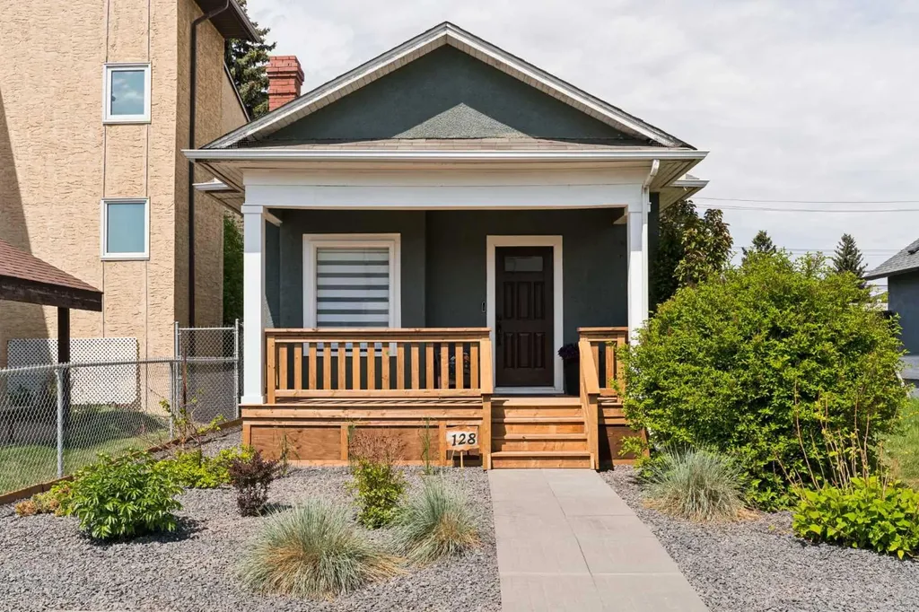 128 18 Avenue NE Calgary AB T2E 1M9