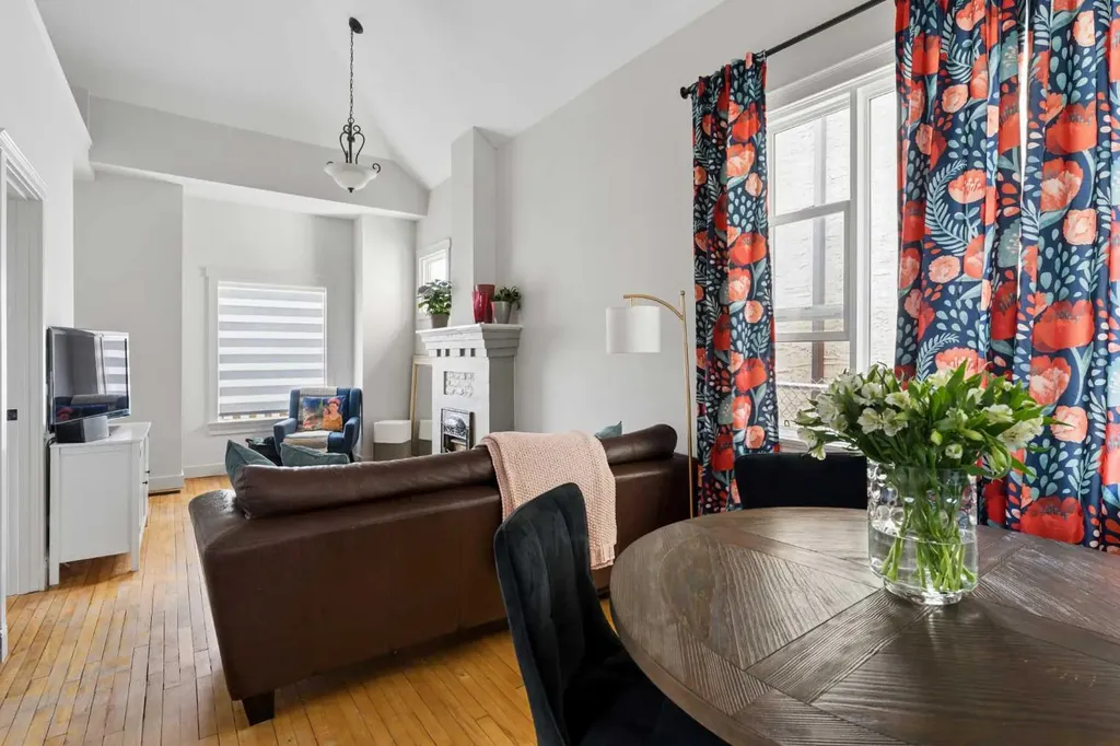 128 18 Avenue NE Calgary AB T2E 1M9