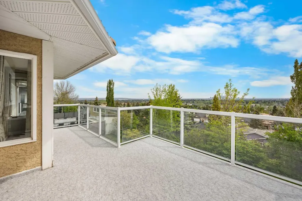 2740 Signal Ridge View SW Calgary AB T3H 2J5