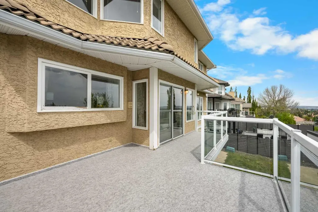2740 Signal Ridge View SW Calgary AB T3H 2J5