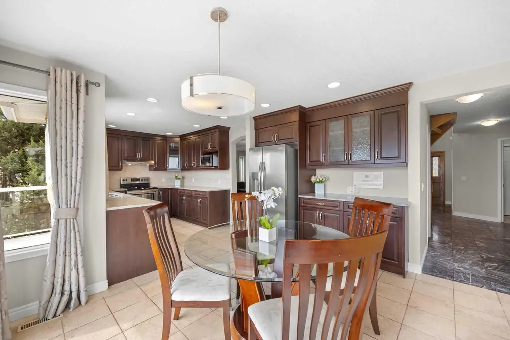 2740 Signal Ridge View SW Calgary AB T3H 2J5
