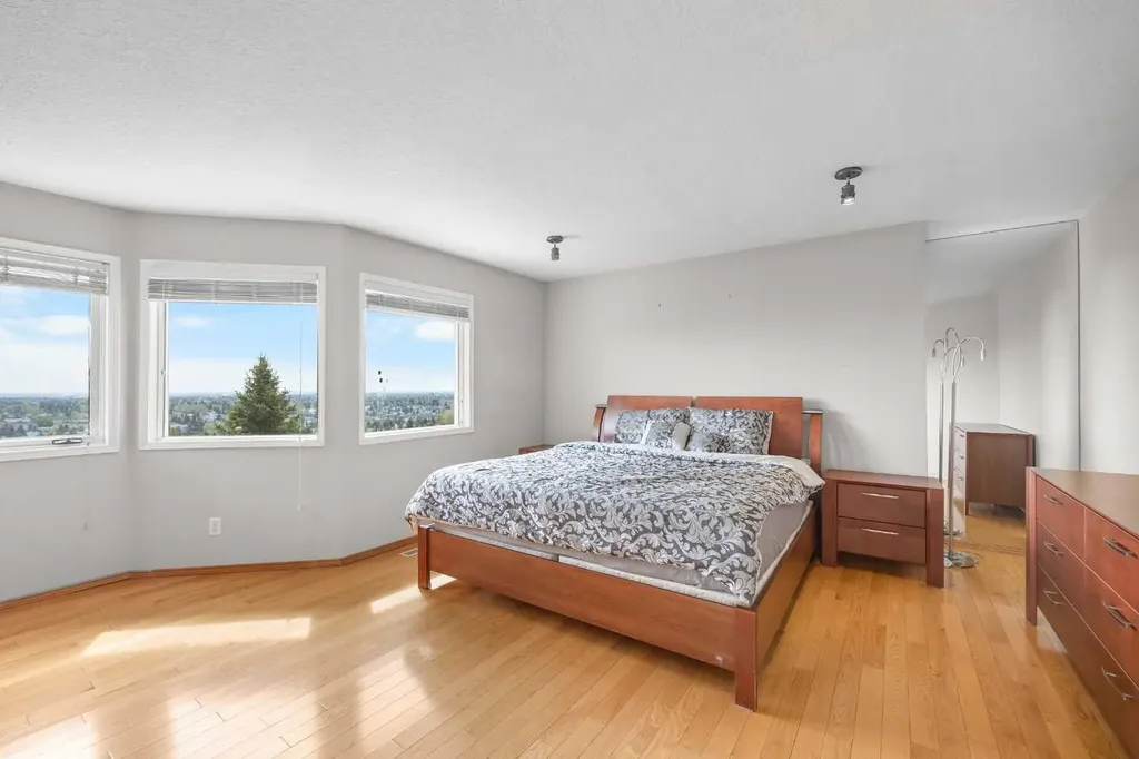 2740 Signal Ridge View SW Calgary AB T3H 2J5