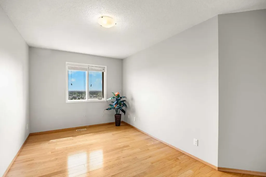 2740 Signal Ridge View SW Calgary AB T3H 2J5