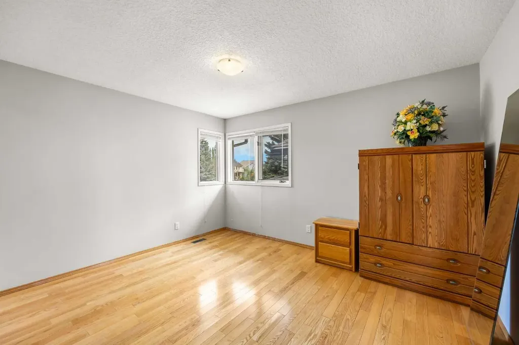 2740 Signal Ridge View SW Calgary AB T3H 2J5