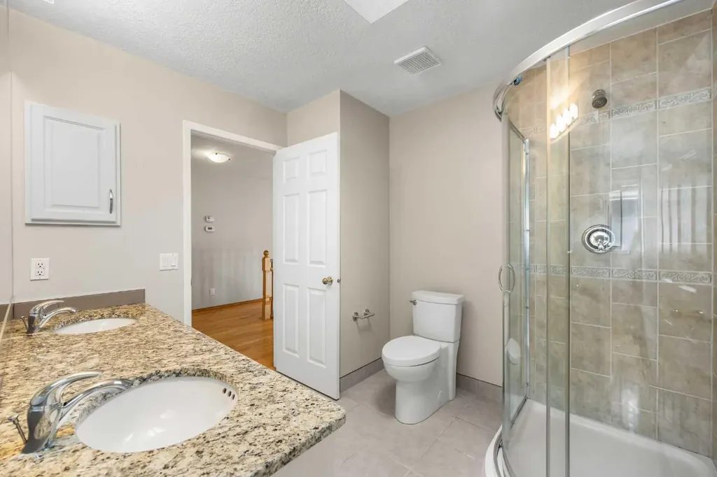 2740 Signal Ridge View SW Calgary AB T3H 2J5