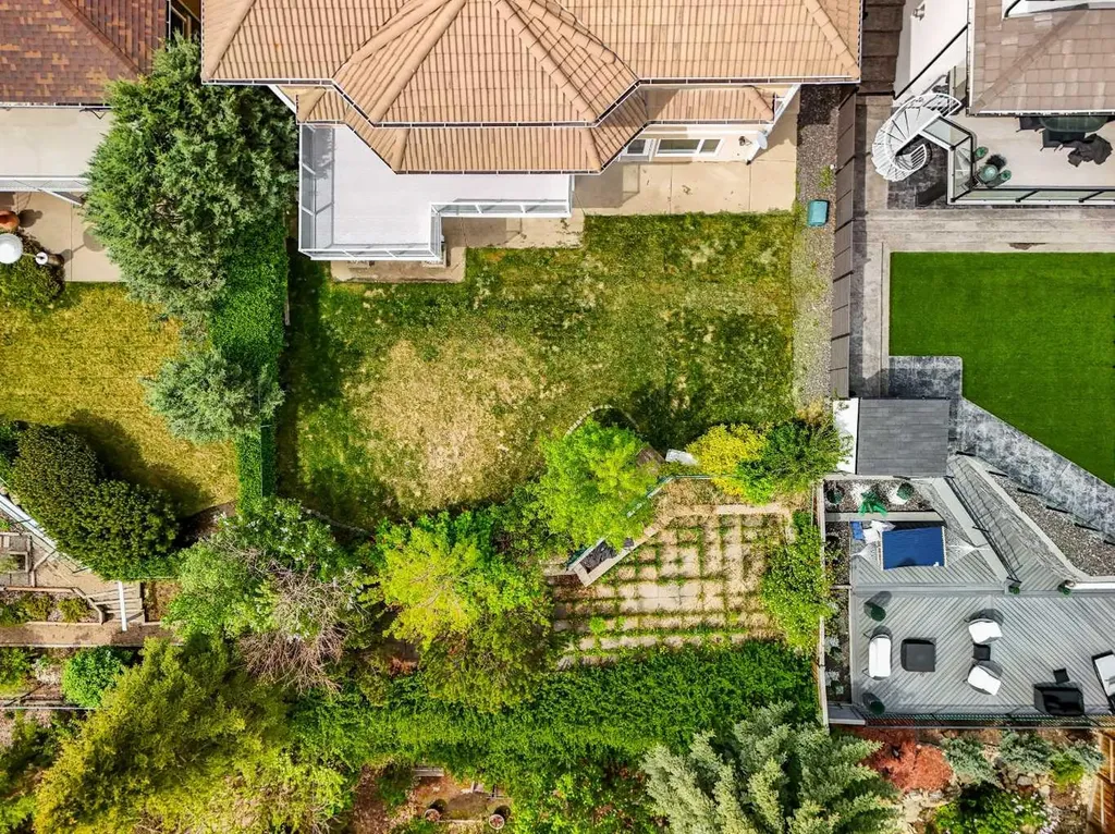 2740 Signal Ridge View SW Calgary AB T3H 2J5