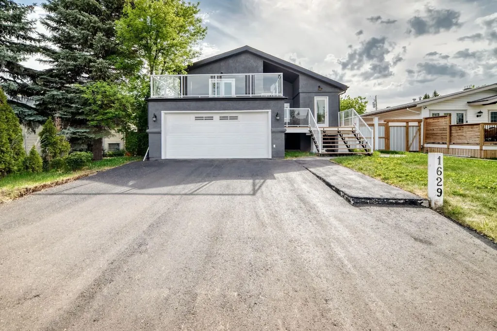 1629 Athabasca Street Crossfield AB T0m0s0