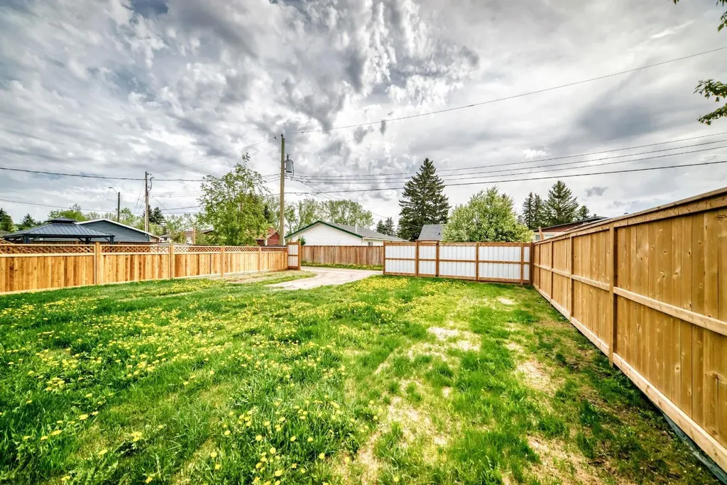 1629 Athabasca Street Crossfield AB T0m0s0