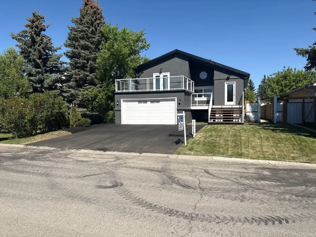 1629 Athabasca Street Crossfield AB T0m0s0