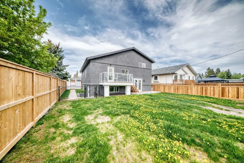 1629 Athabasca Street Crossfield AB T0m0s0