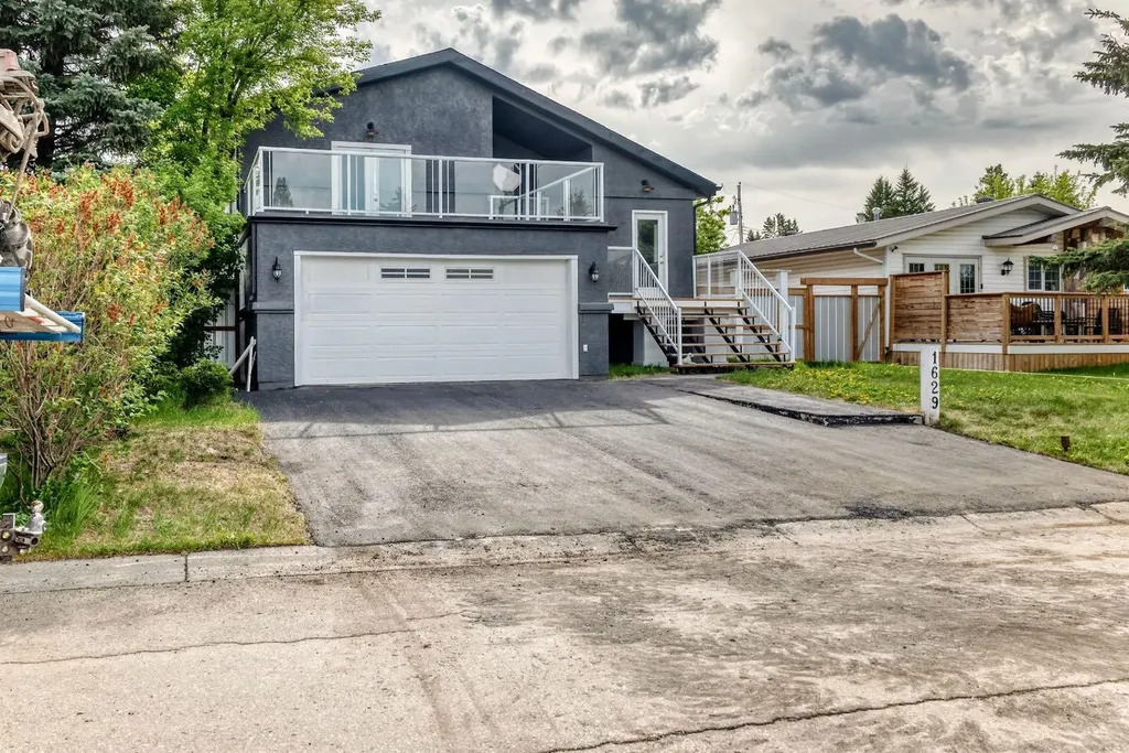 1629 Athabasca Street Crossfield AB T0m0s0