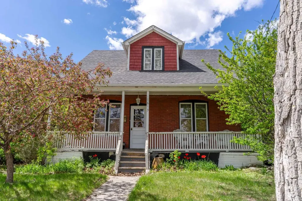 1613 17a Street SE Calgary AB T2G 3W8